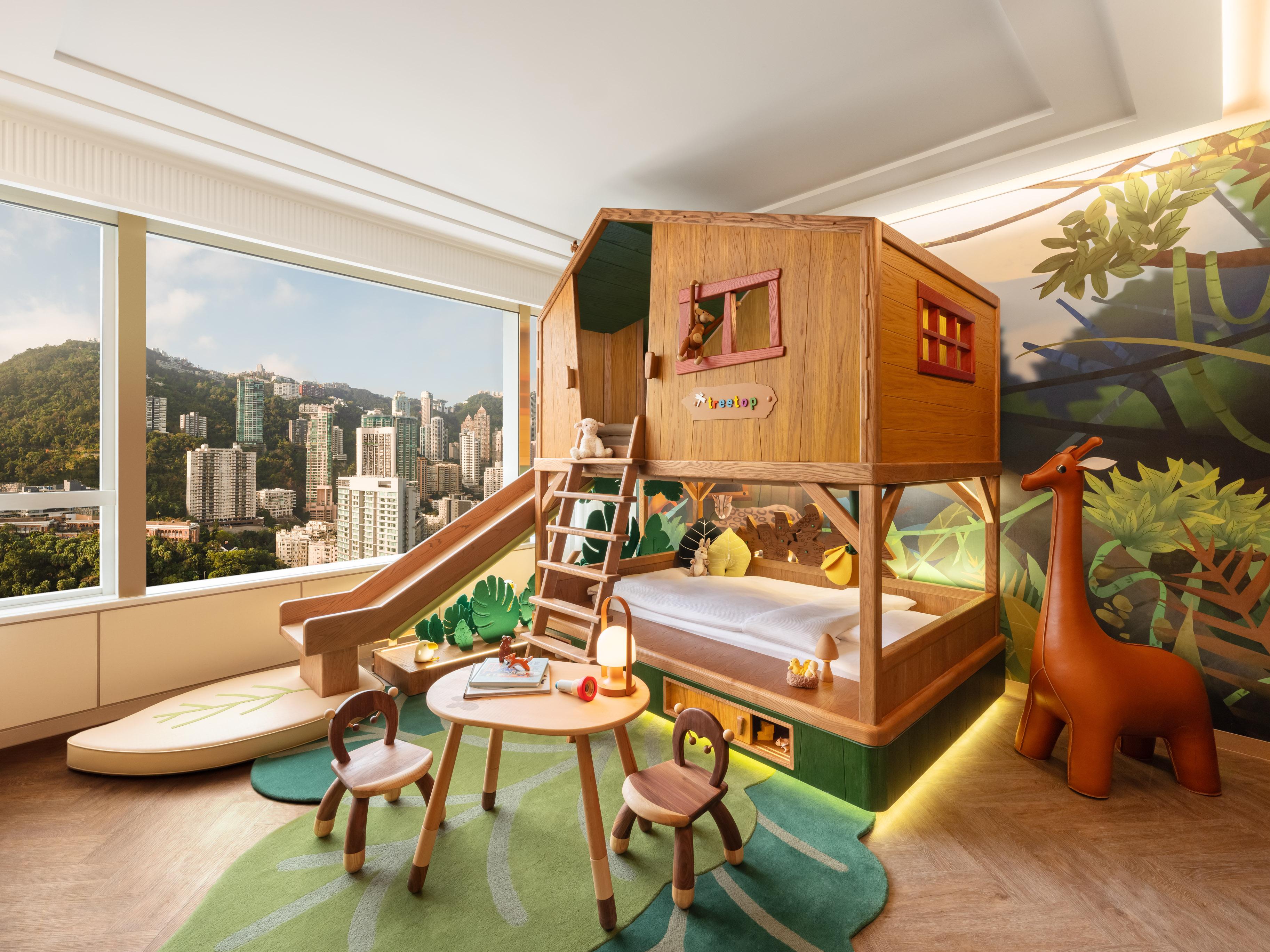 Family Themed Suites - Treetop Hideout Themed Family Suite