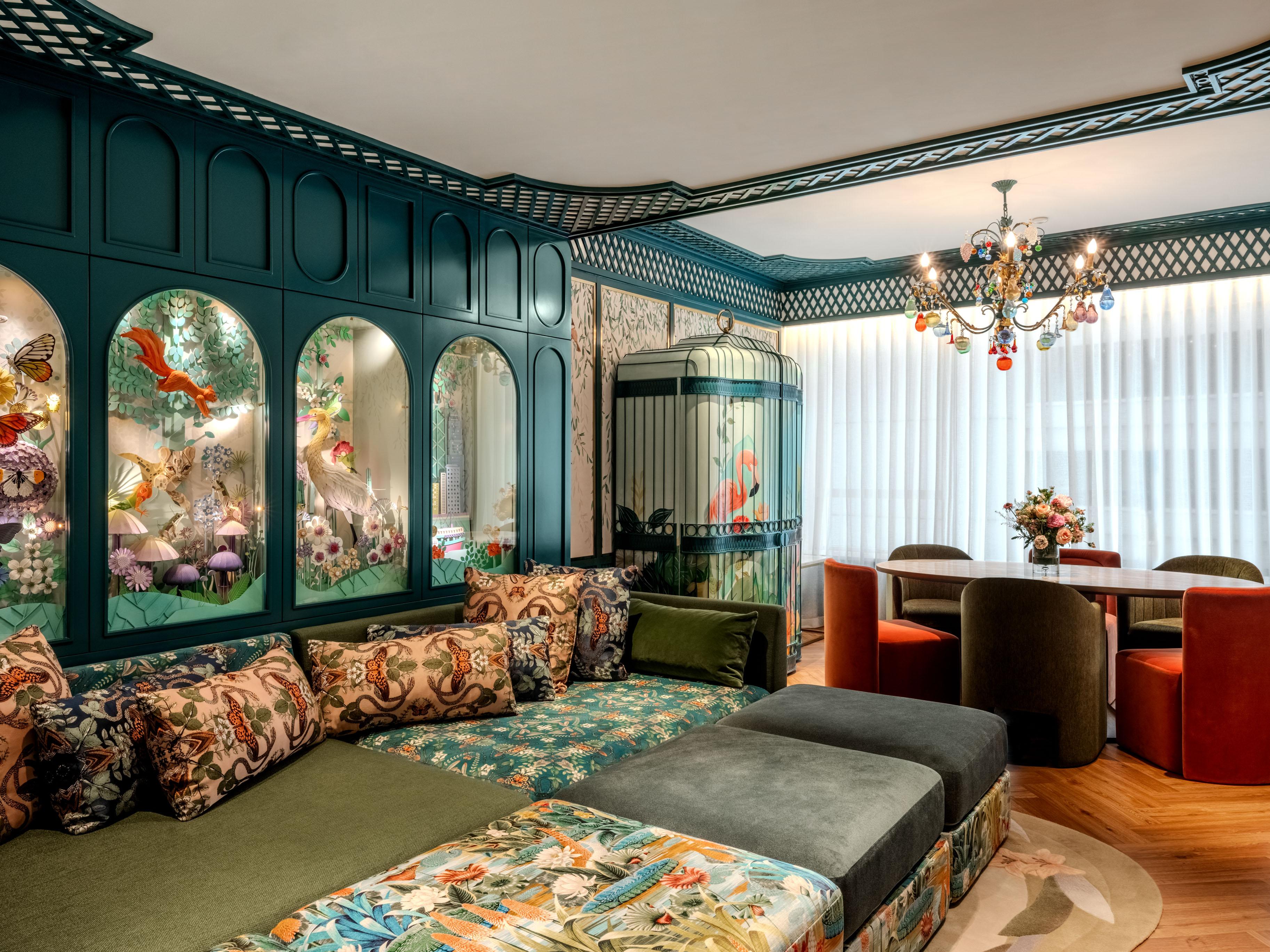 Family Themed Suites - Airship Voyage Themed Family Suite