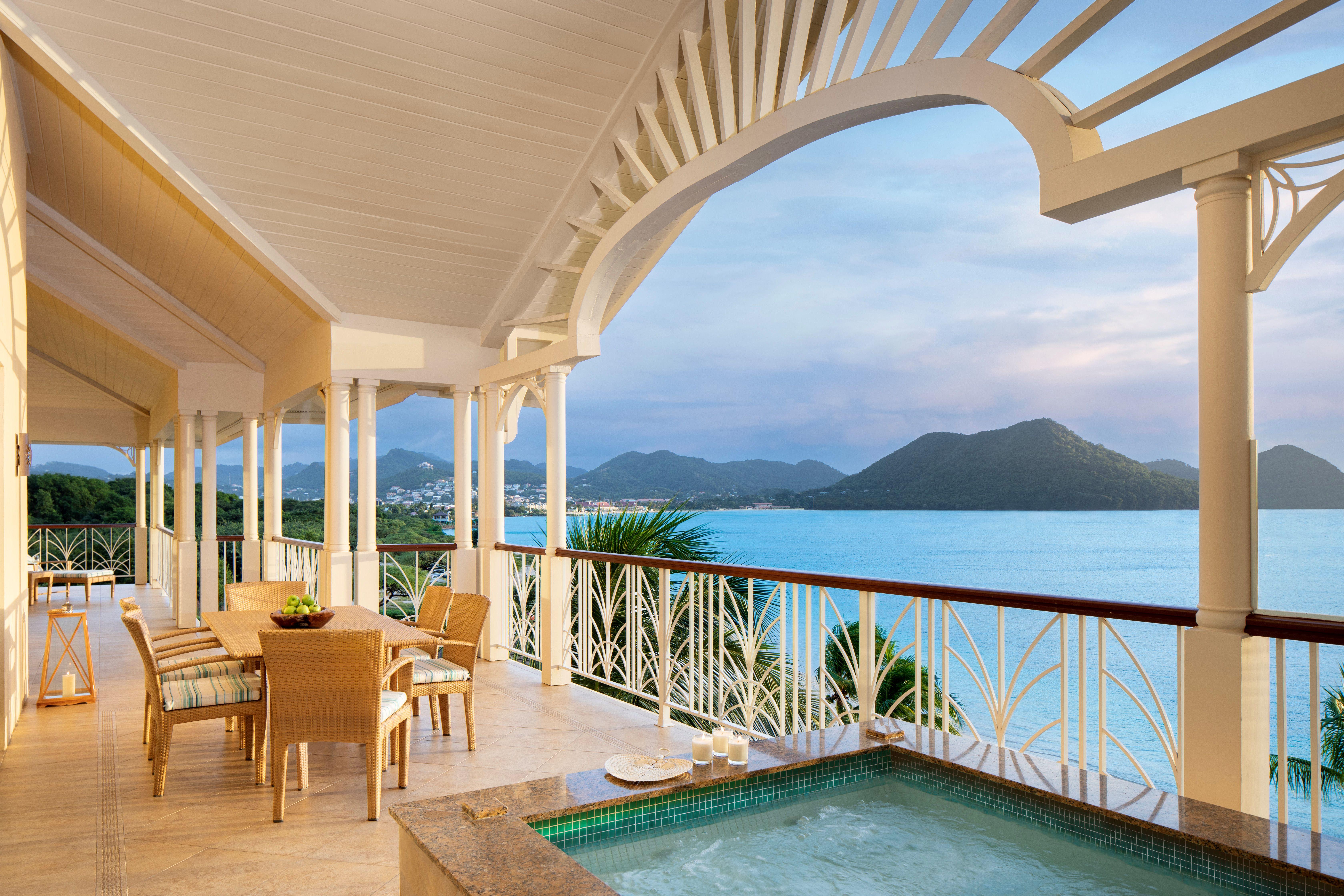 3 Bedrooms Villa Suites - Beachfront