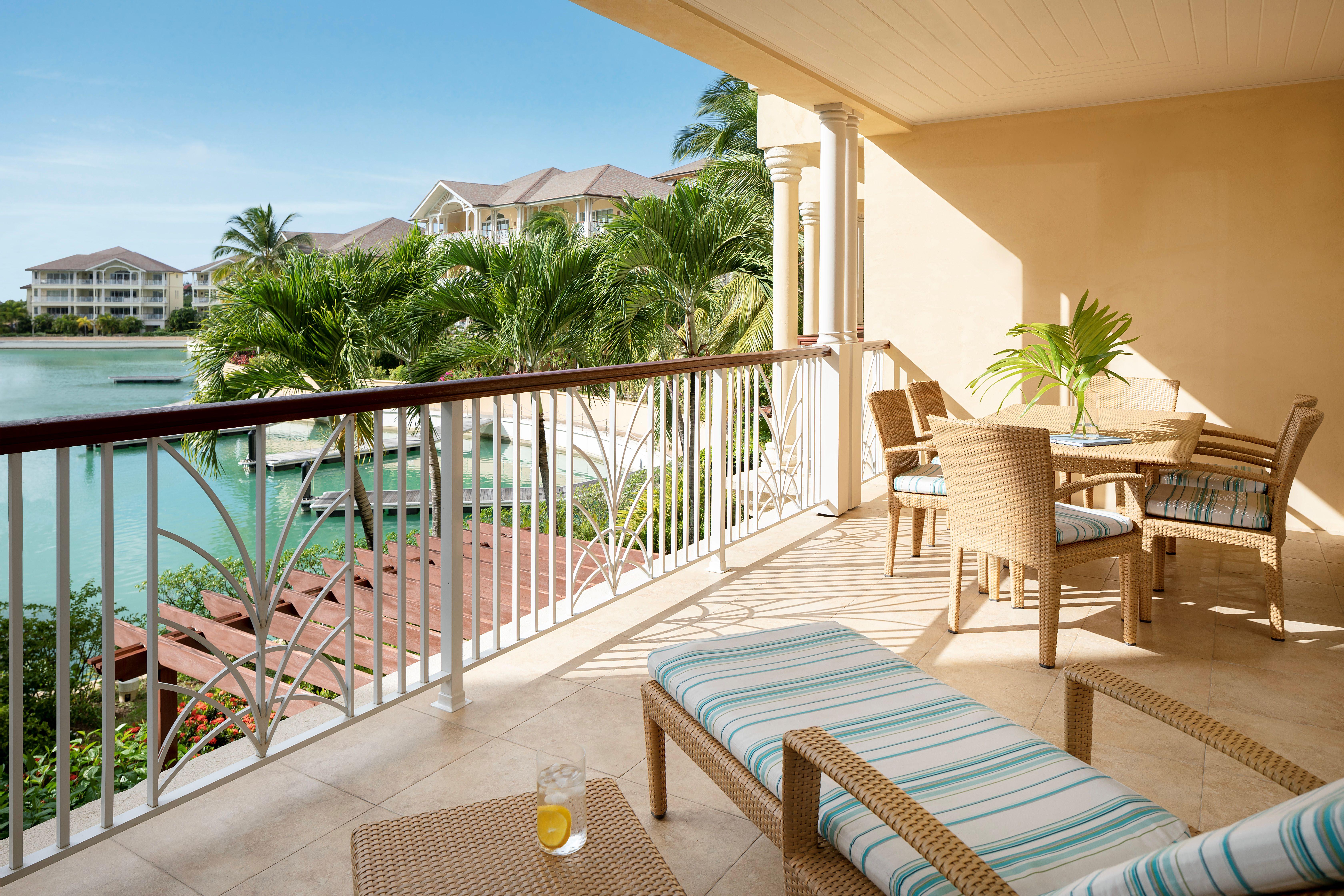 One Bedroom Villa Suite – Marina Front with Plunge Pool