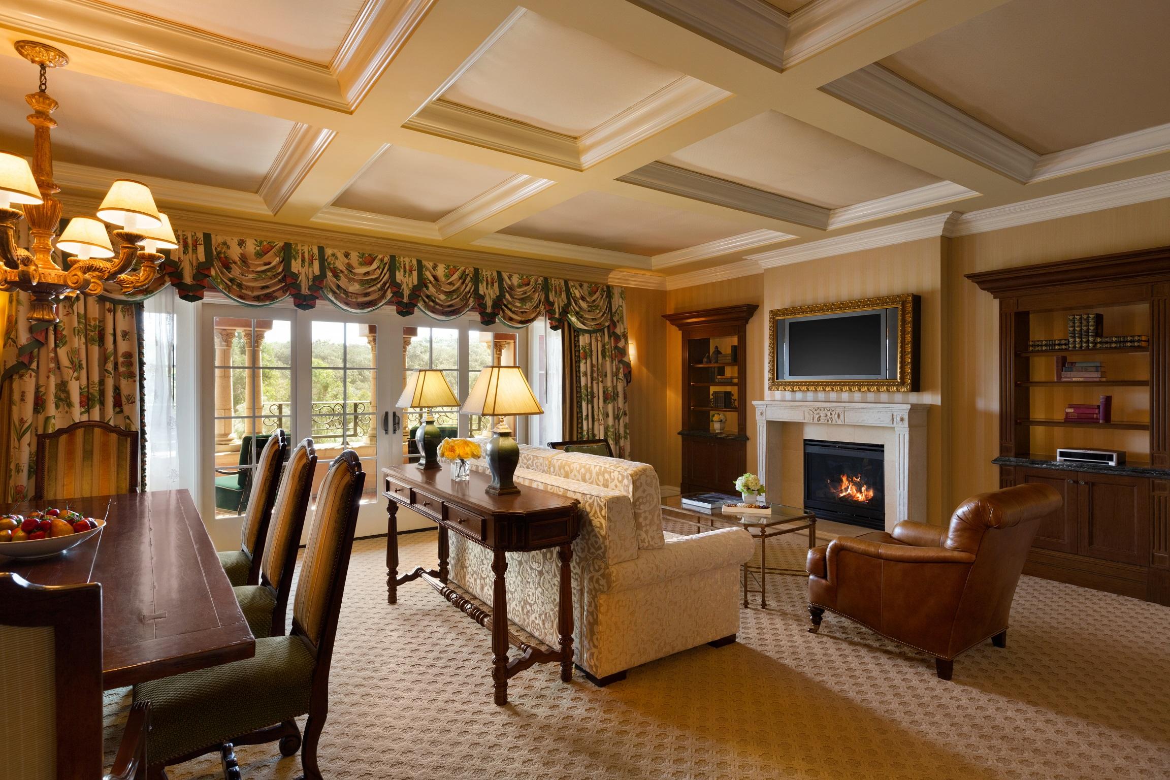 Paseo Suite