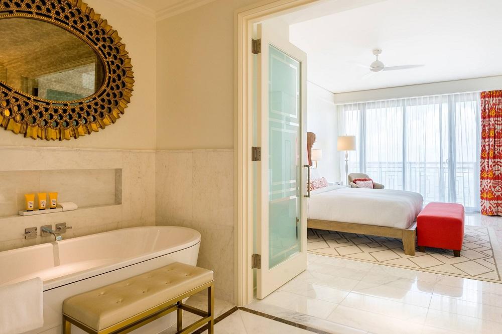 1 Bedroom Fountain View Residence with 1 King Bed East Tower