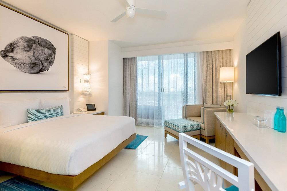1 King Bed Ocean View, Balcony