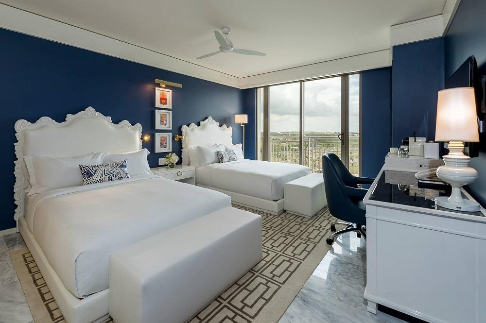 2 Queen Beds Fountain View, Balcony
