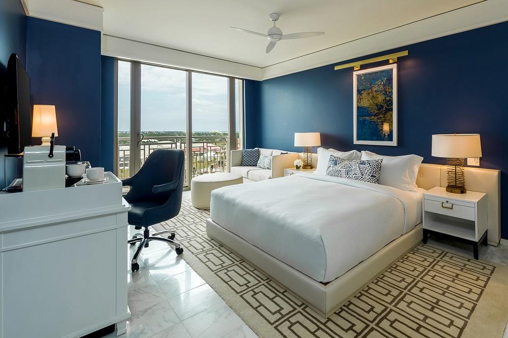 1 King Bed Fountain View