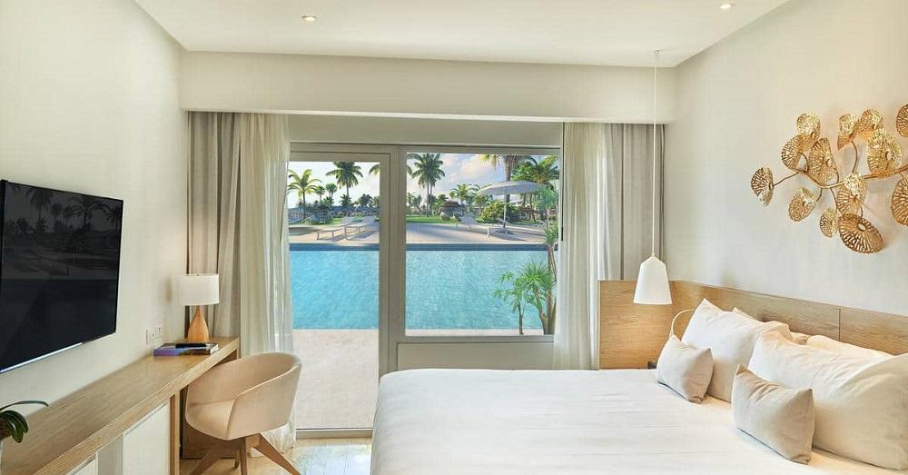 Two Bedroom Master Suite Swim-Up