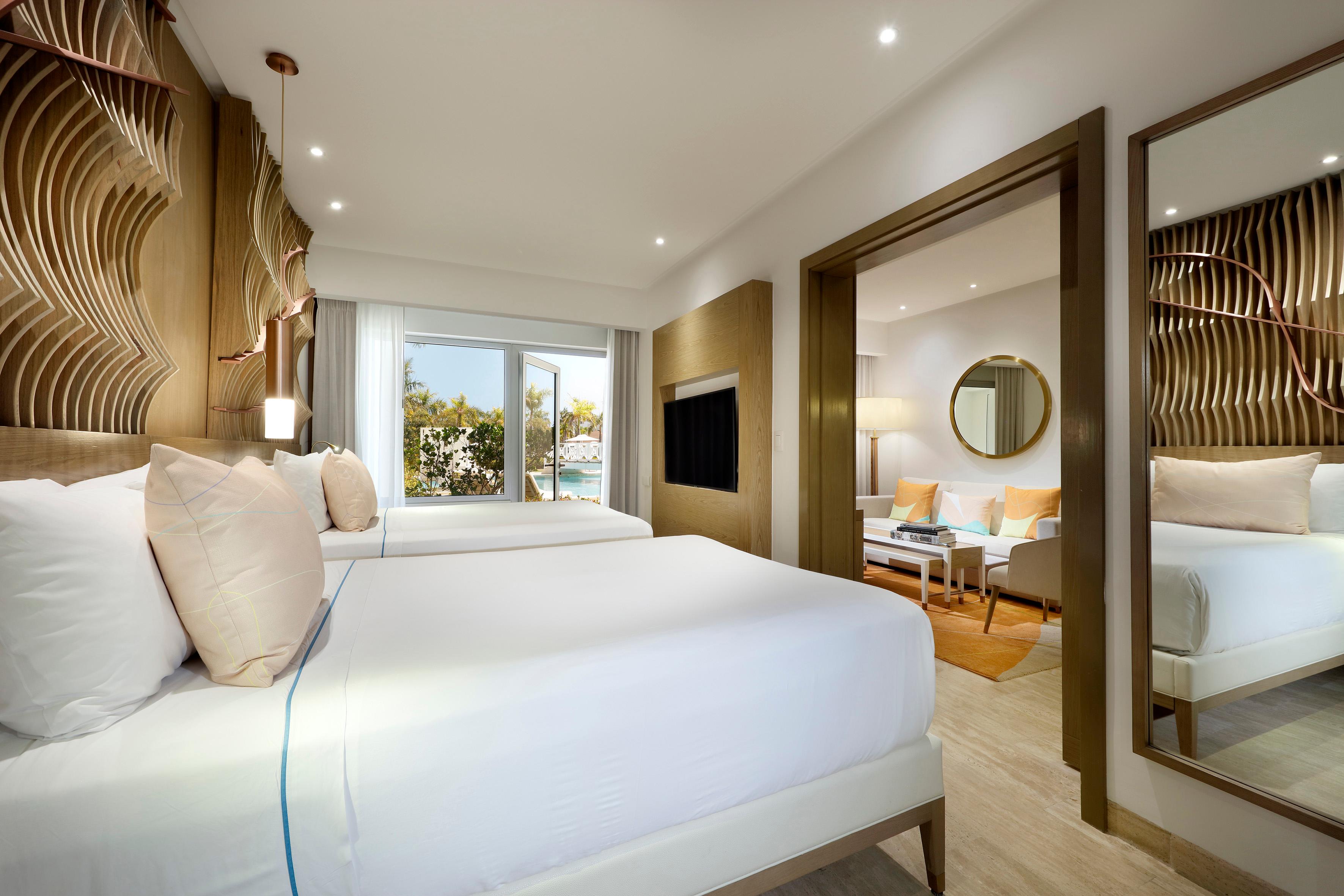 Suite Swim Up