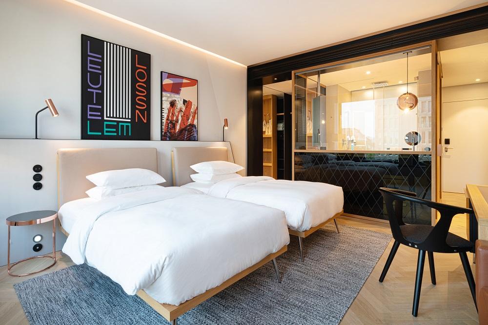 King/Twin Bed