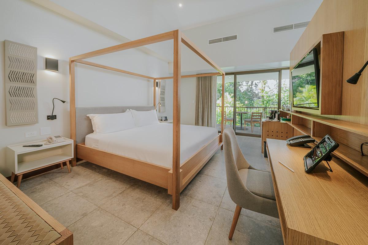 Tabacon Suite King Bed