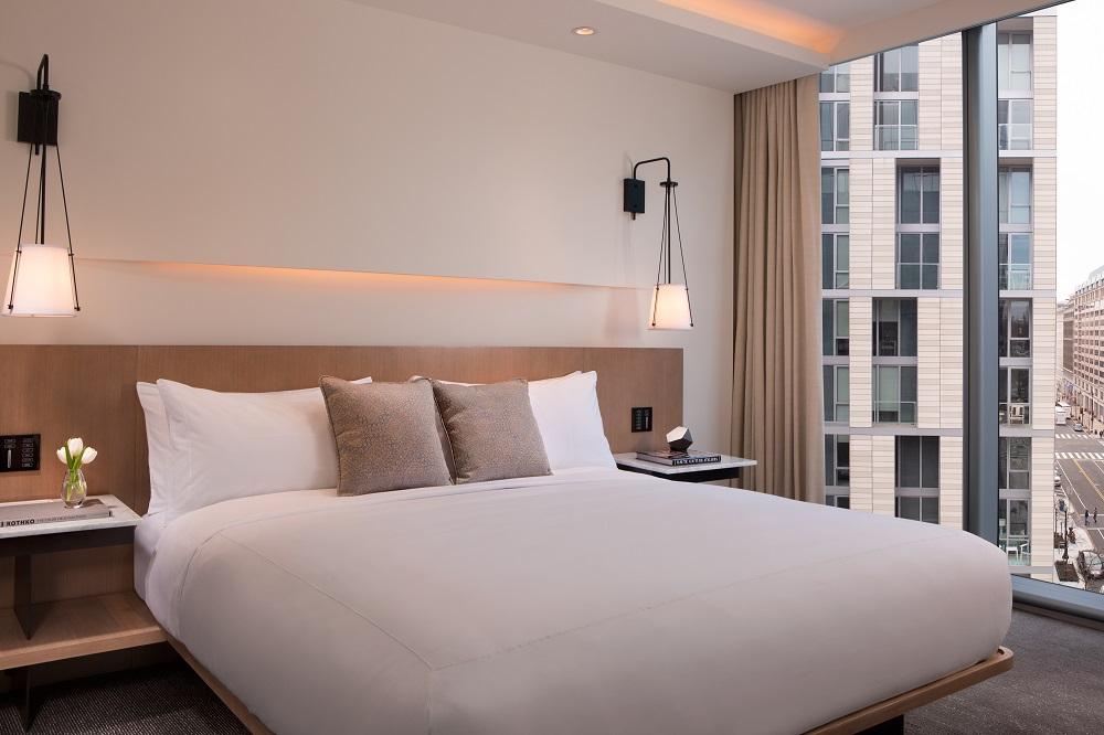 Park View King Suite