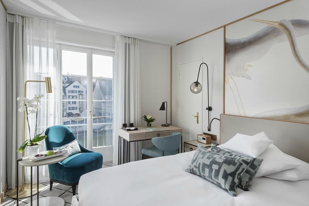 Contemporary Queen Room River View
