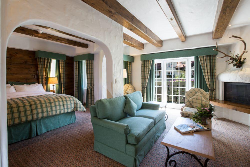 Cross Creek 750 (1 king bed)
