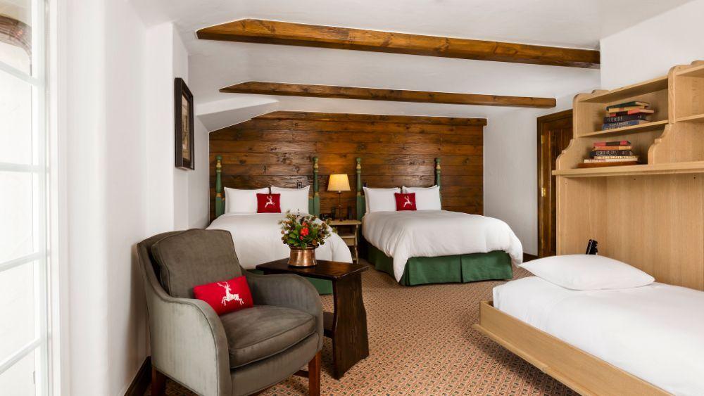 Vail Mountain Suite (1 King, 2 double beds)