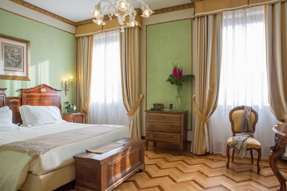 Deluxe Rooms