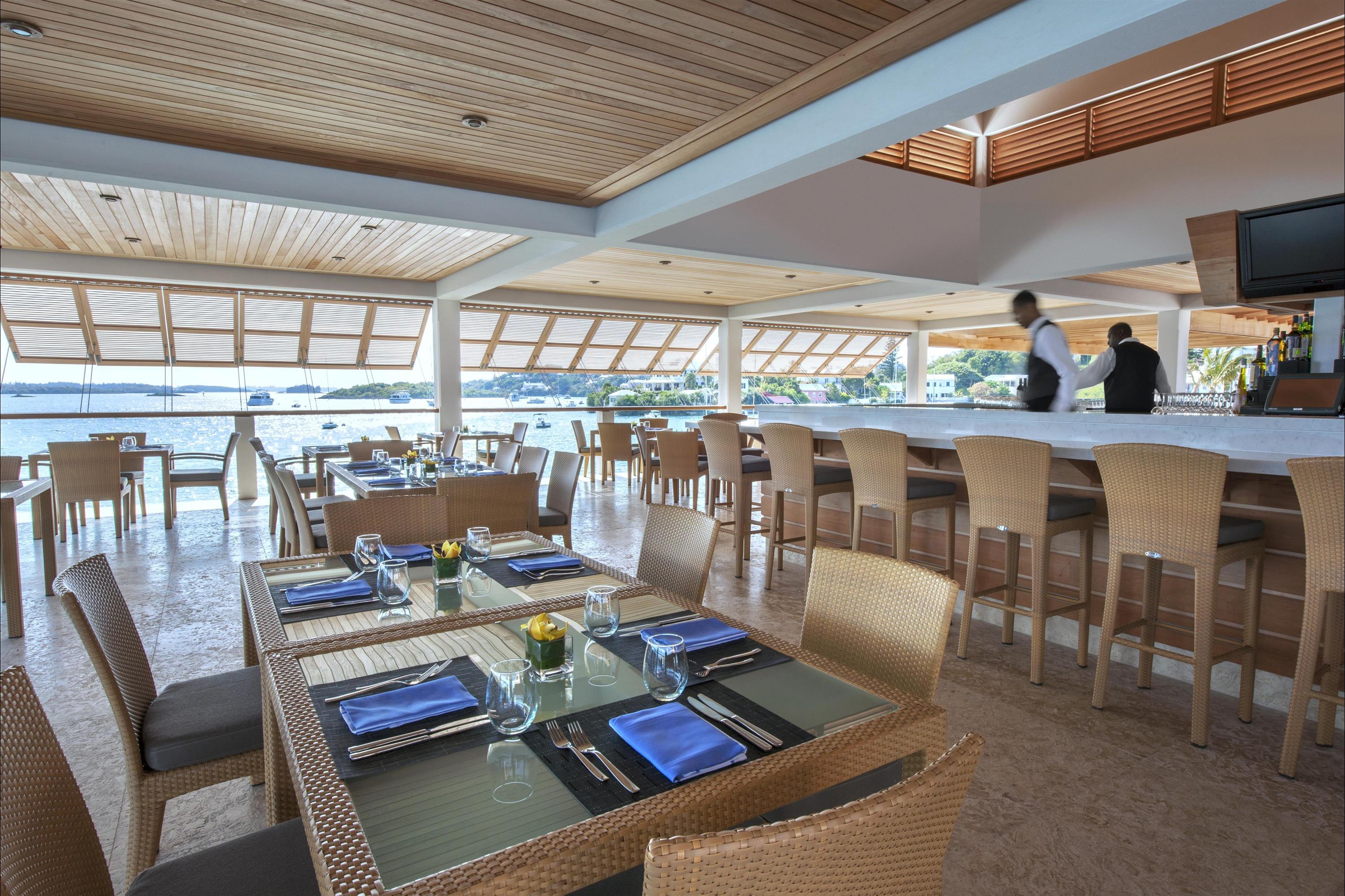 Hamilton Princess & Beach Club, A Fairmont Managed Hotel, Bermuda — Hamilton Princess & Beach Club, A Fairmont Managed Hotel - 1609 Bar and Restaurant