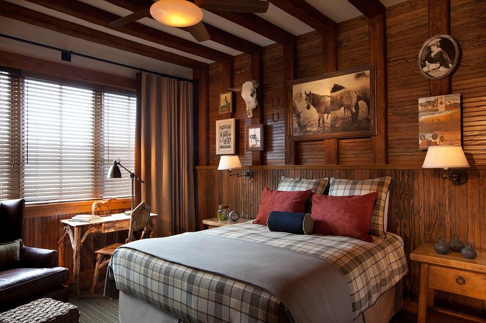 Queen Guest Room