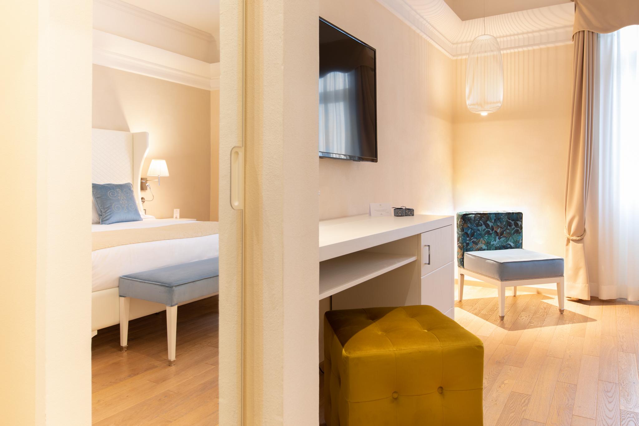 Superior Room pPartial Lake View