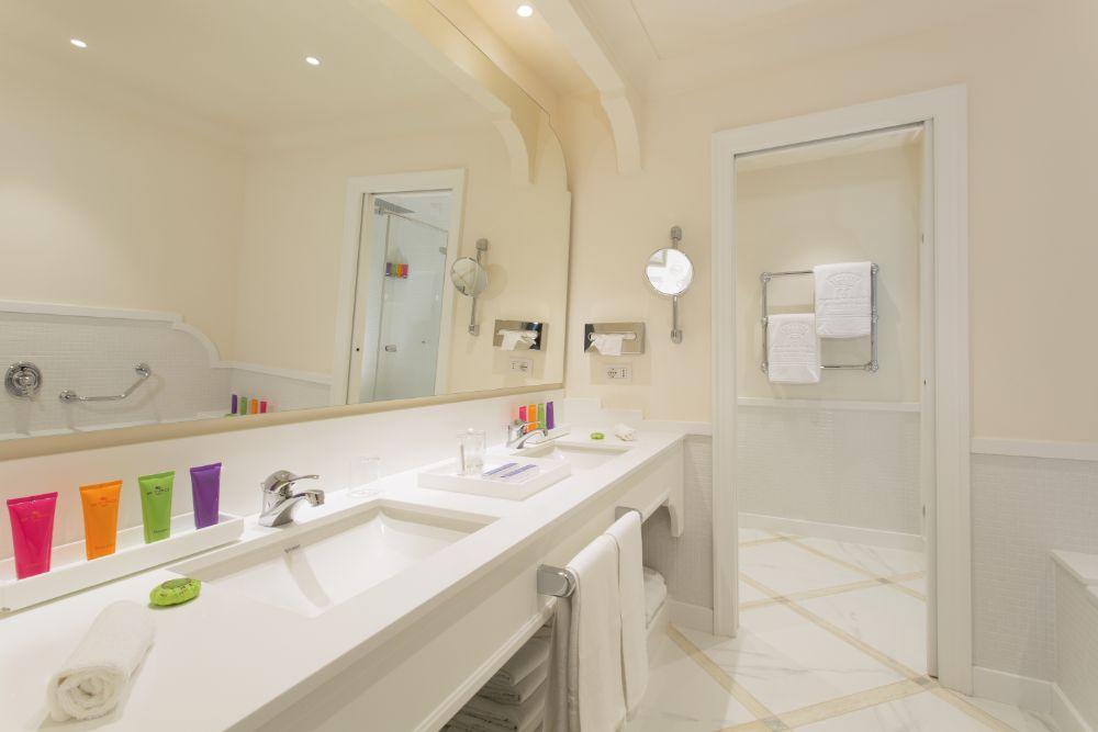 Luxury Suite Lateral Sea View