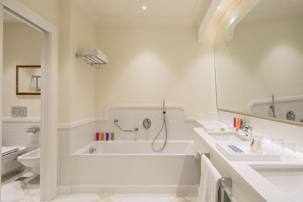 Royal Suite Front Sea View