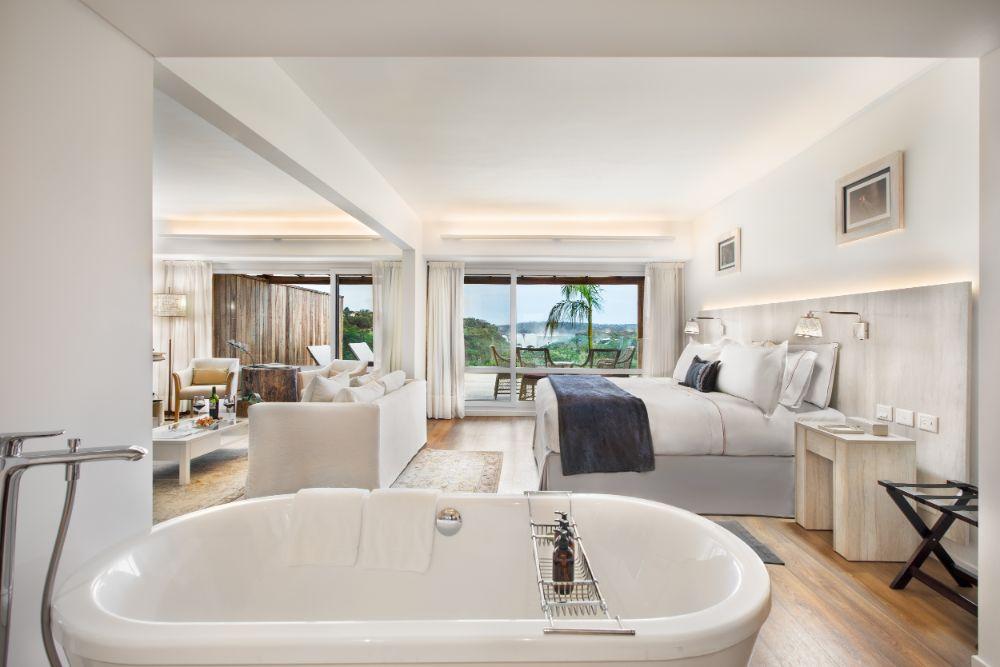 Deluxe Junior Suite Falls View
