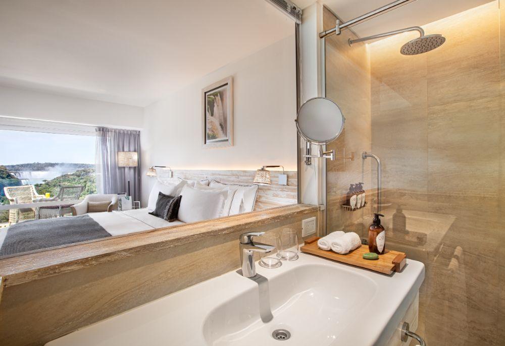 Deluxe Room Falls View