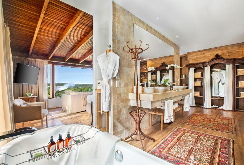 Royal Suite Falls View