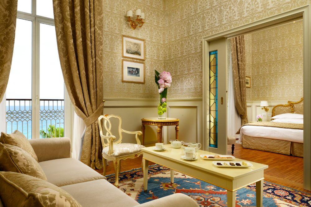 Exclusive Queen Suite Sea View