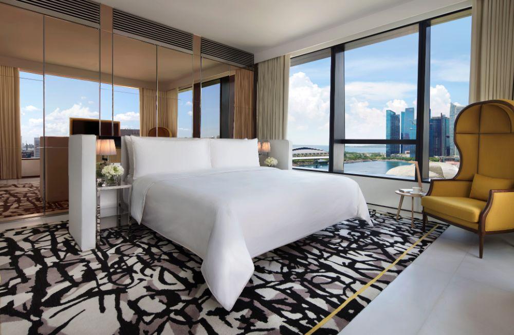 Premier Marina Bay Suite