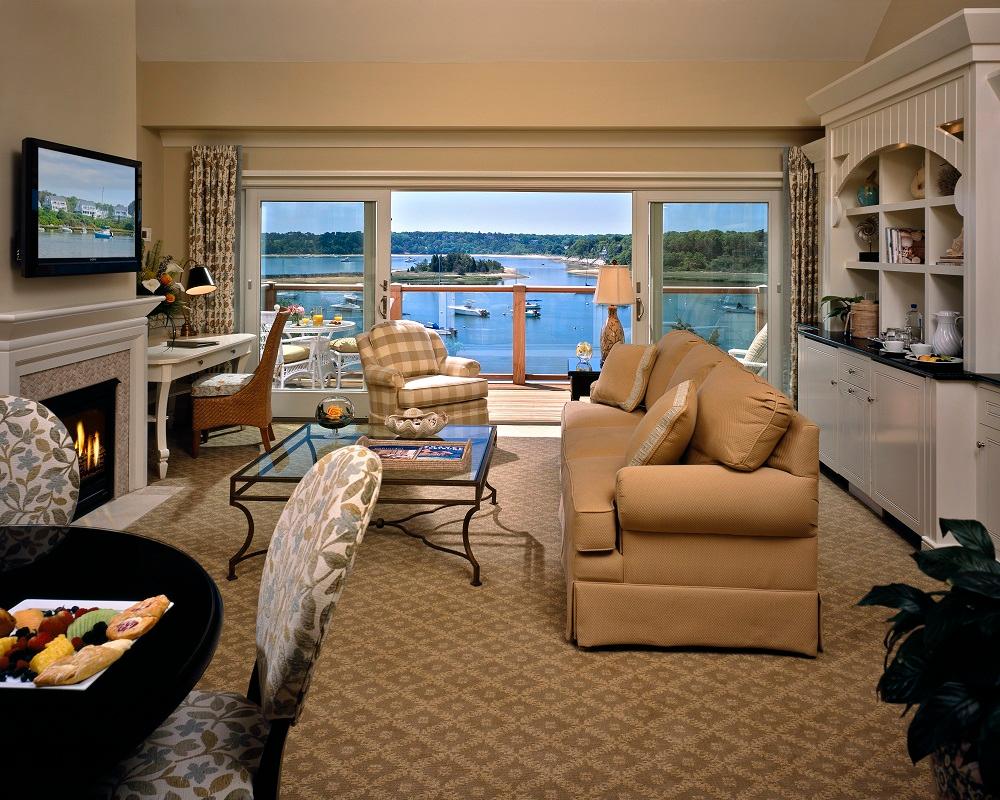Round Cove Suite