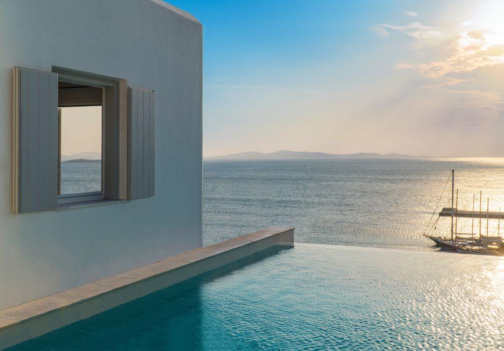 Secret 3 Bedroom Maisonette with Pool & Outdoor Hot Tub