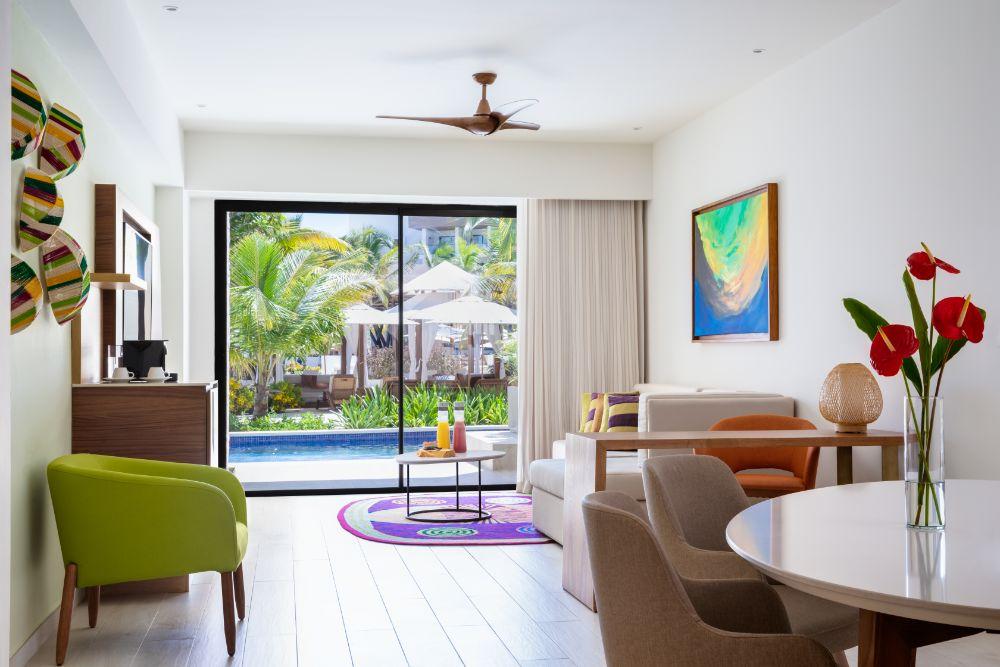 One Bedroom Master Swim up Suite