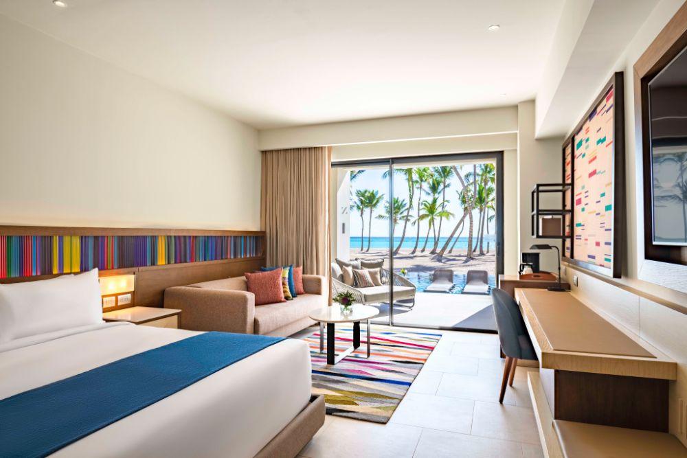 Ocean Front Junior Suite Swim up King or Double