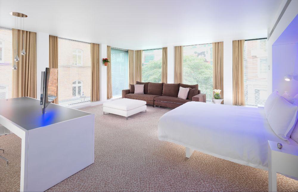 Corner Suite