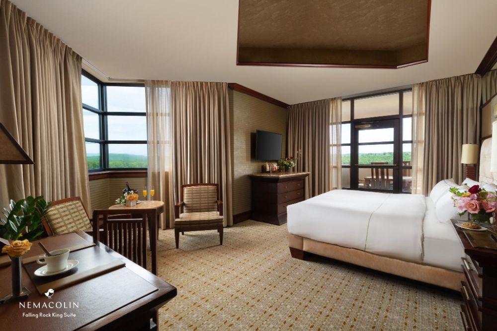 Falling Rock Suite King