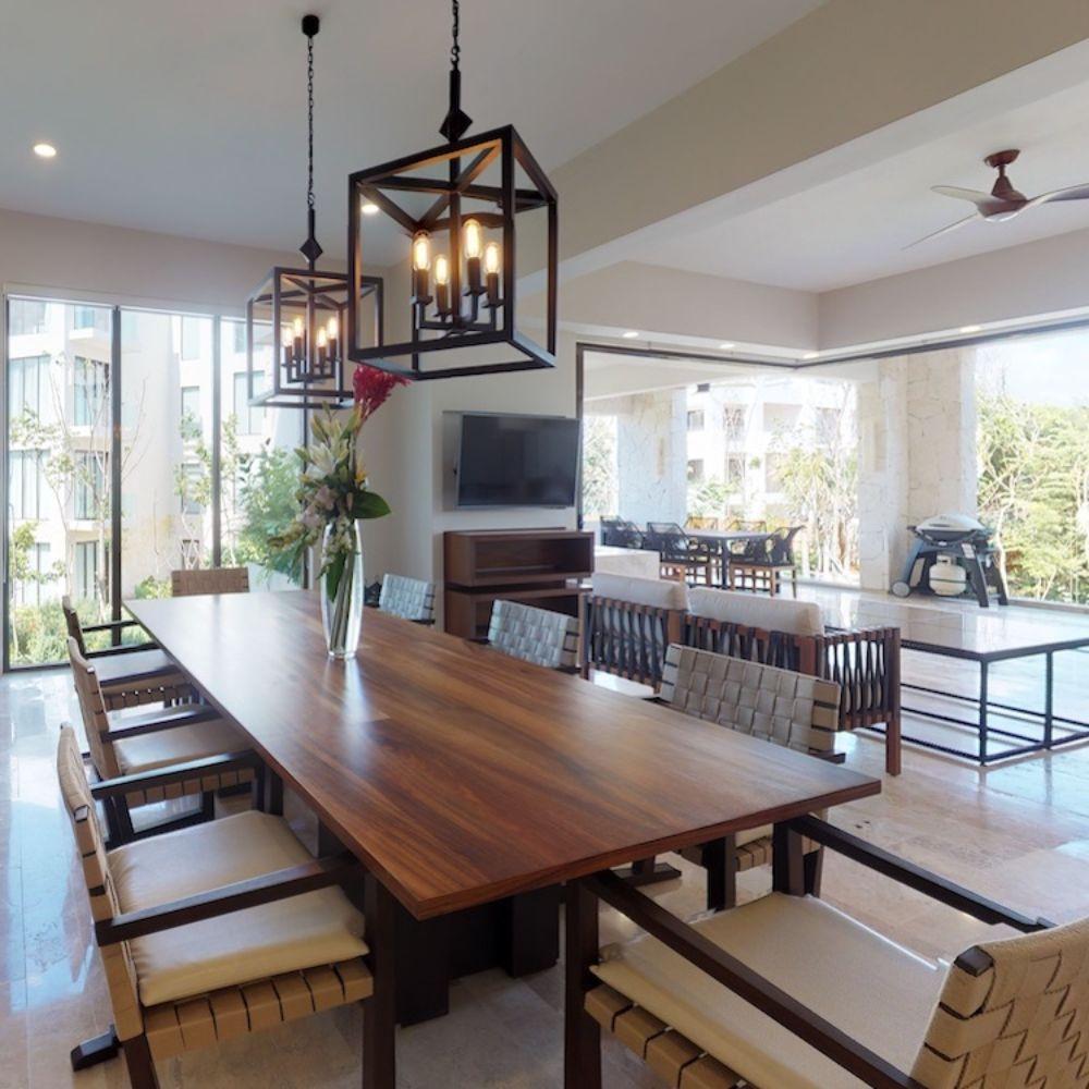 Three Bedroom Mid Floor Residence