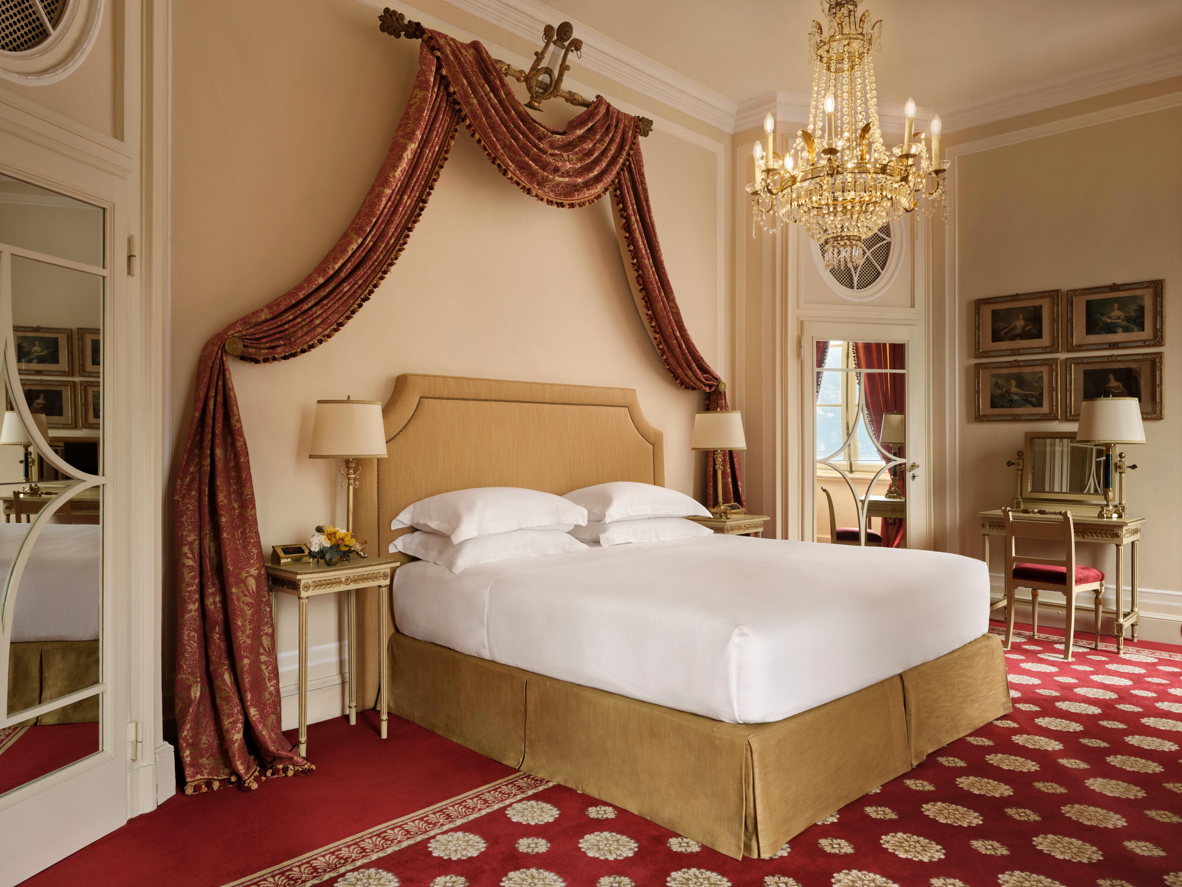 Cardinal Suite