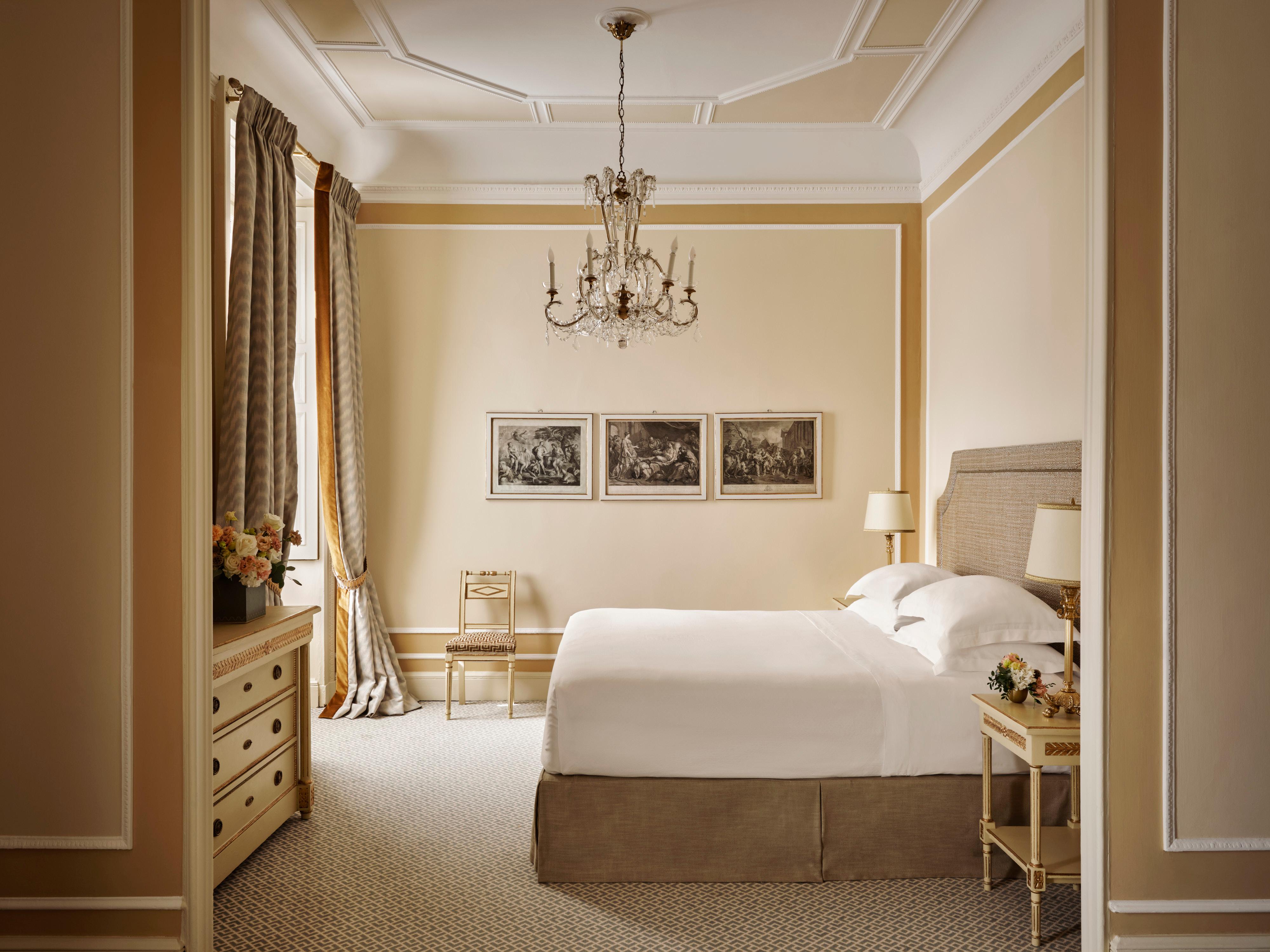 Junior Suite Lake View Deluxe