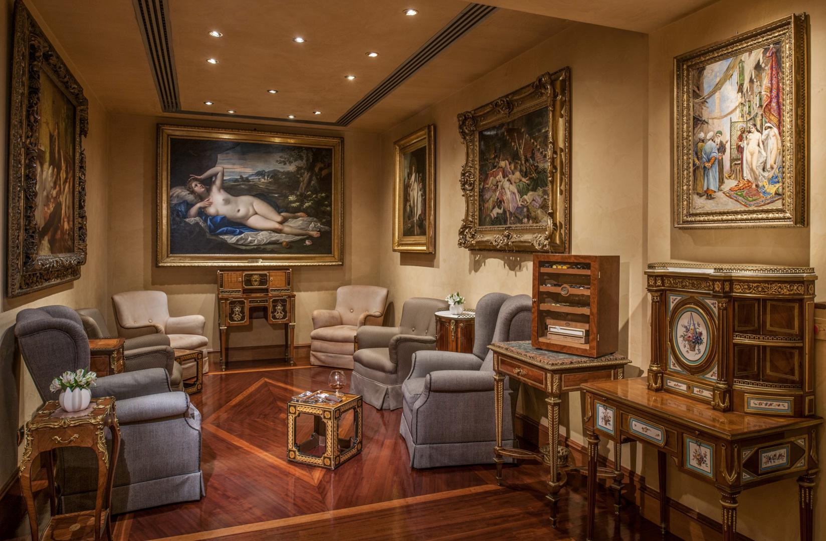 Rome Cavalieri, A Waldorf Astoria Hotel, Italy — Rome Cavalieri, A Waldorf Astoria Hotel - La Pergola Cigar Lounge