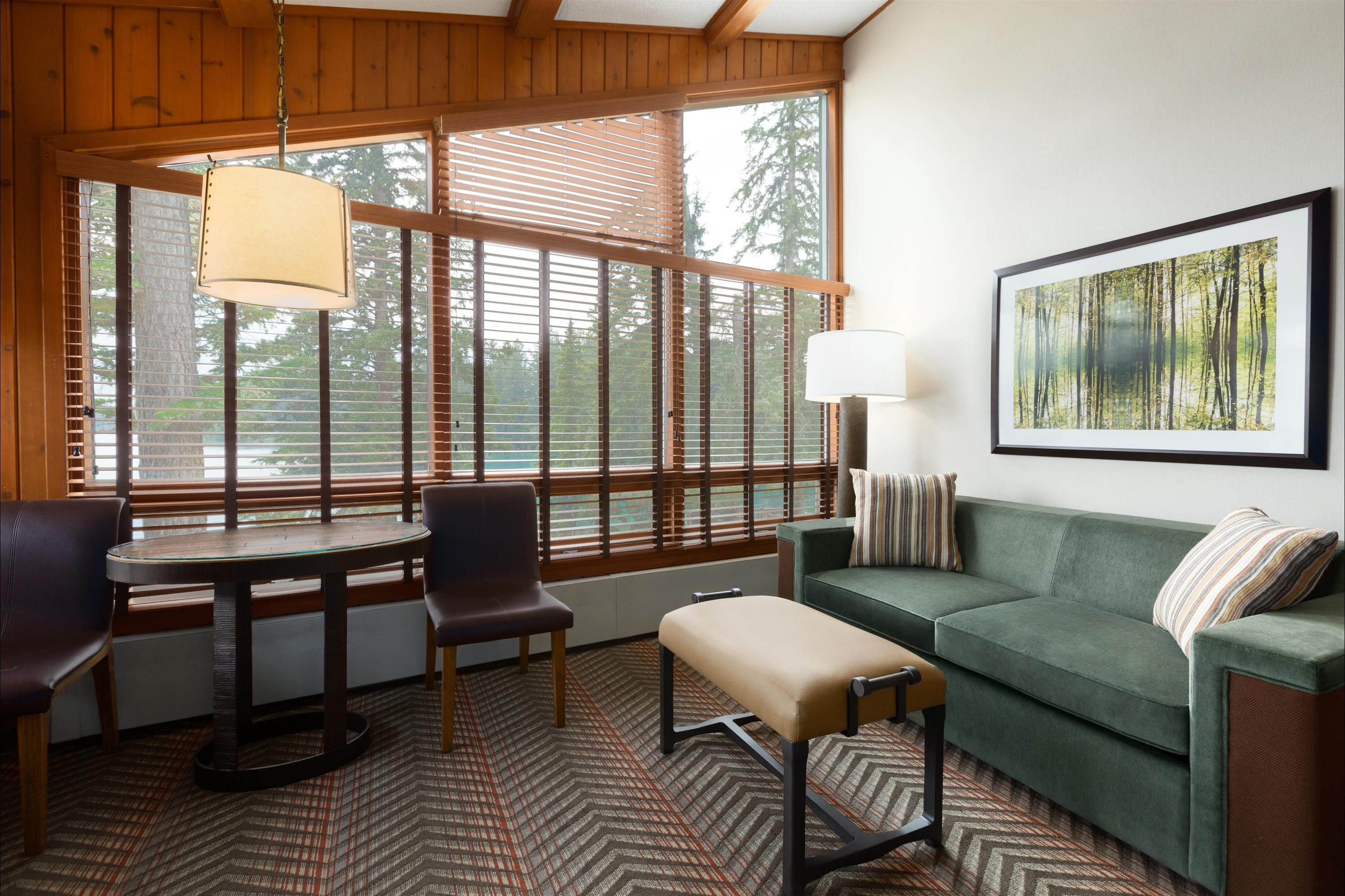 Junior Suite Lakeview Estate