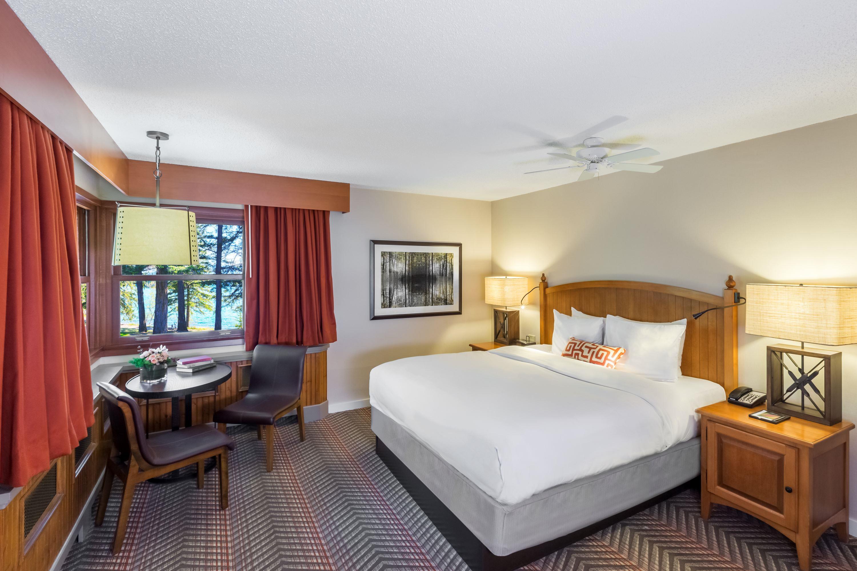 Junior Suite Lakeview with Fireplace or Woodburning Stove