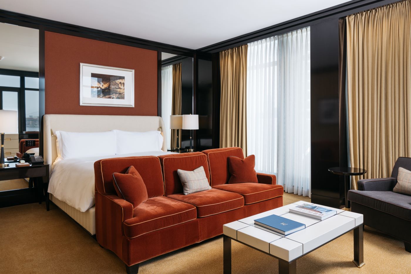 Junior Suite Corner City & River View ADA