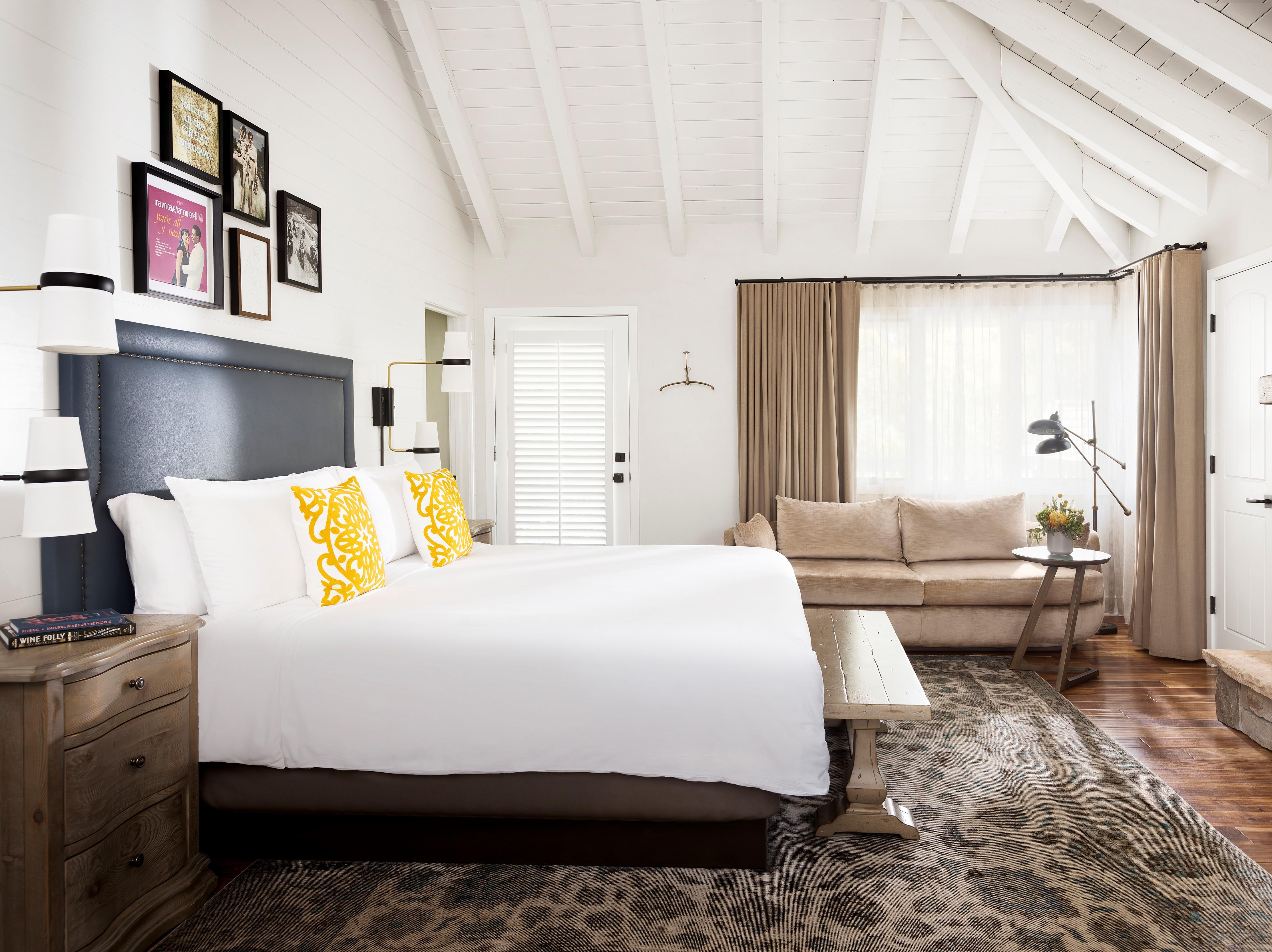 The Vintage Estate Guestroom King