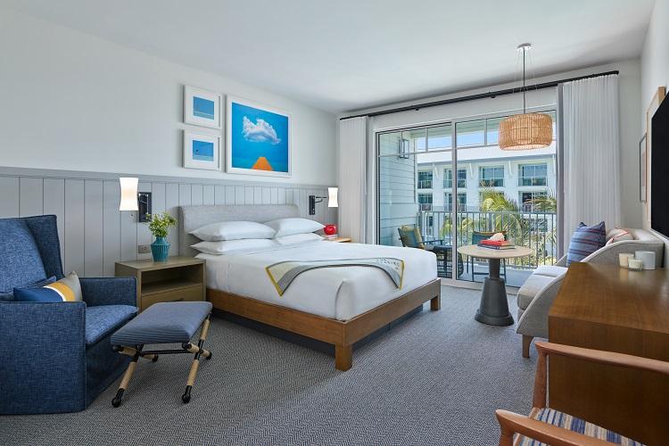 1 King Bed with Partial View
