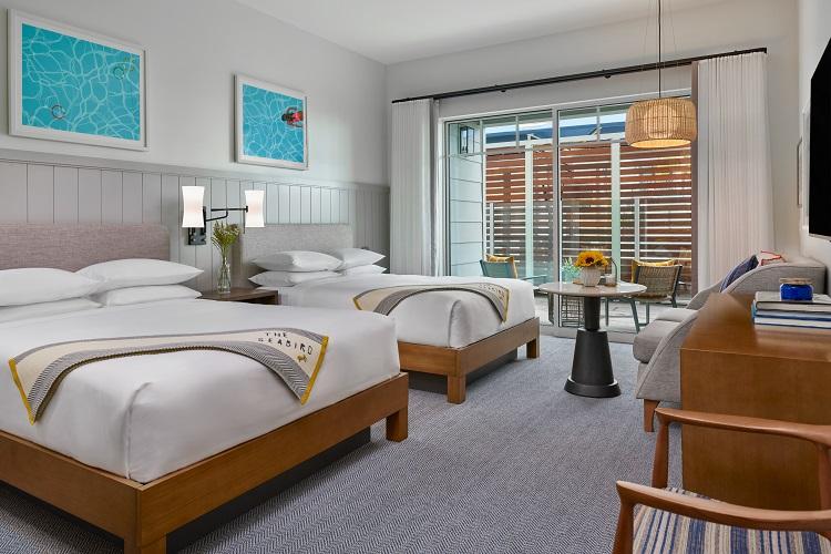 2 Queen Beds Poolside