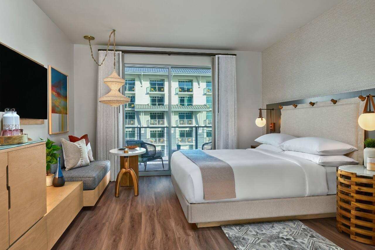 1 King Bed