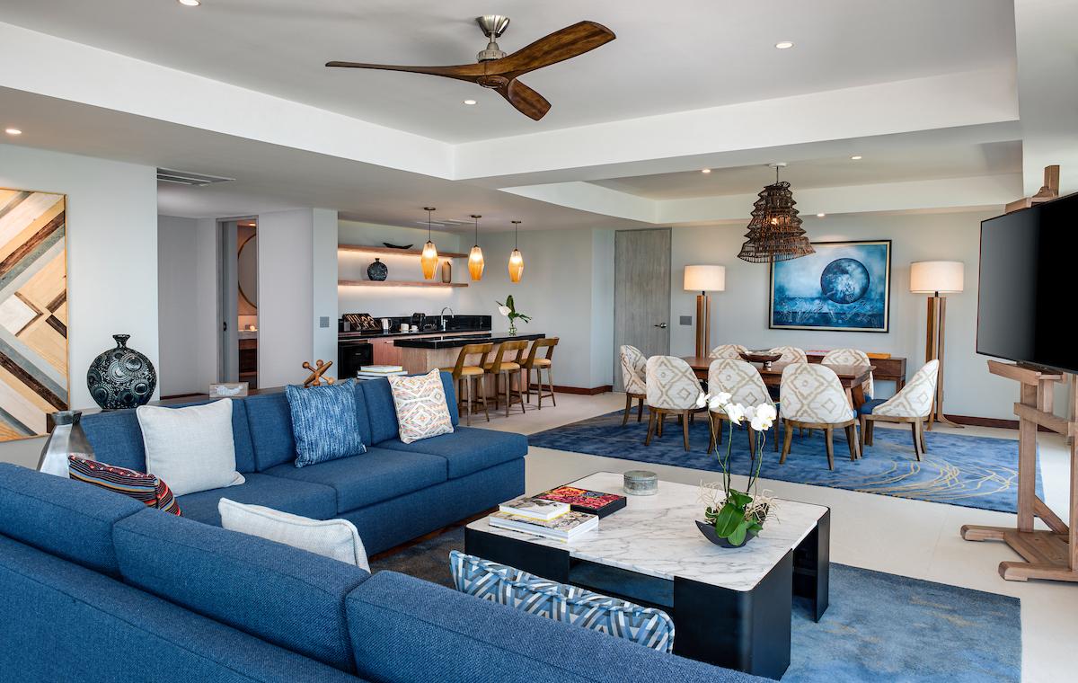 Beachfront Grand Suite King Bed with Plunge Pool