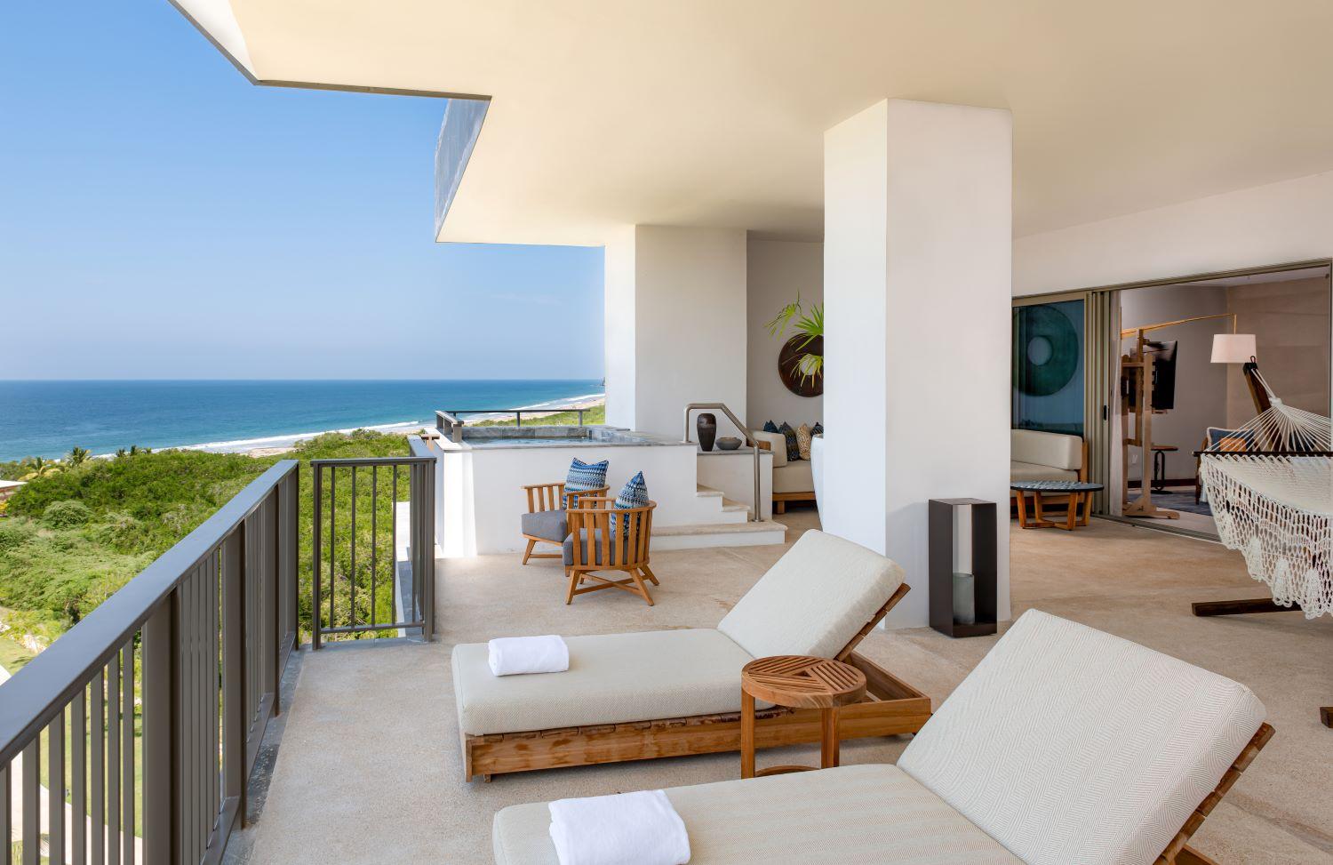 Ocean View Penthouse Suite King Bed with Plunge Pool