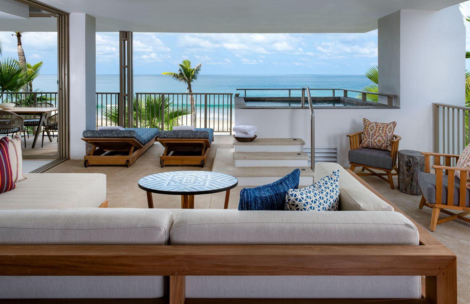 Beachfront Premier Suite King Bed with Plunge Pool