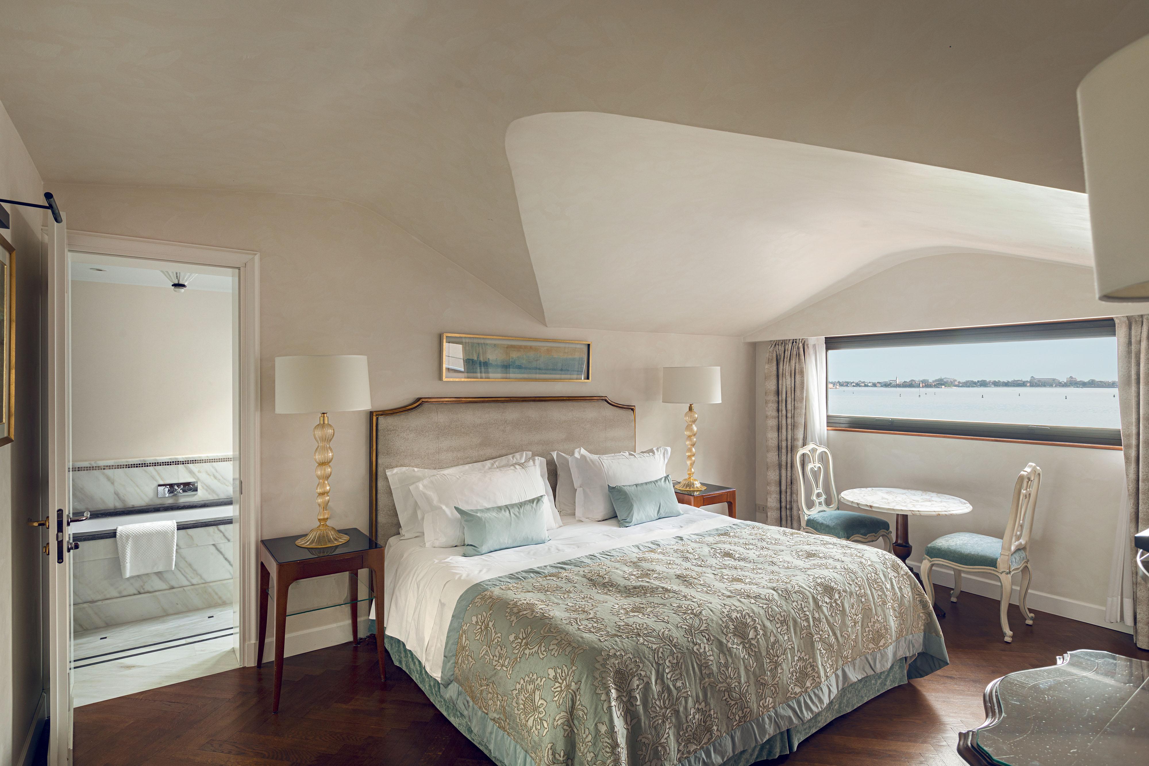 Junior Suite Lagoon View With Balcony