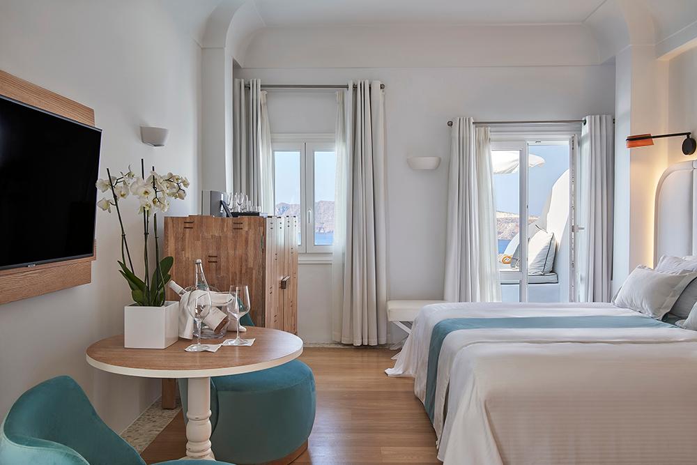 Wet Junior Suite with Open Air Jetted Tub
